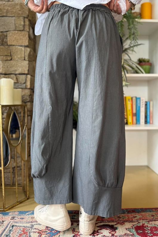 Bennie Quirky Barrel Pant Graphite